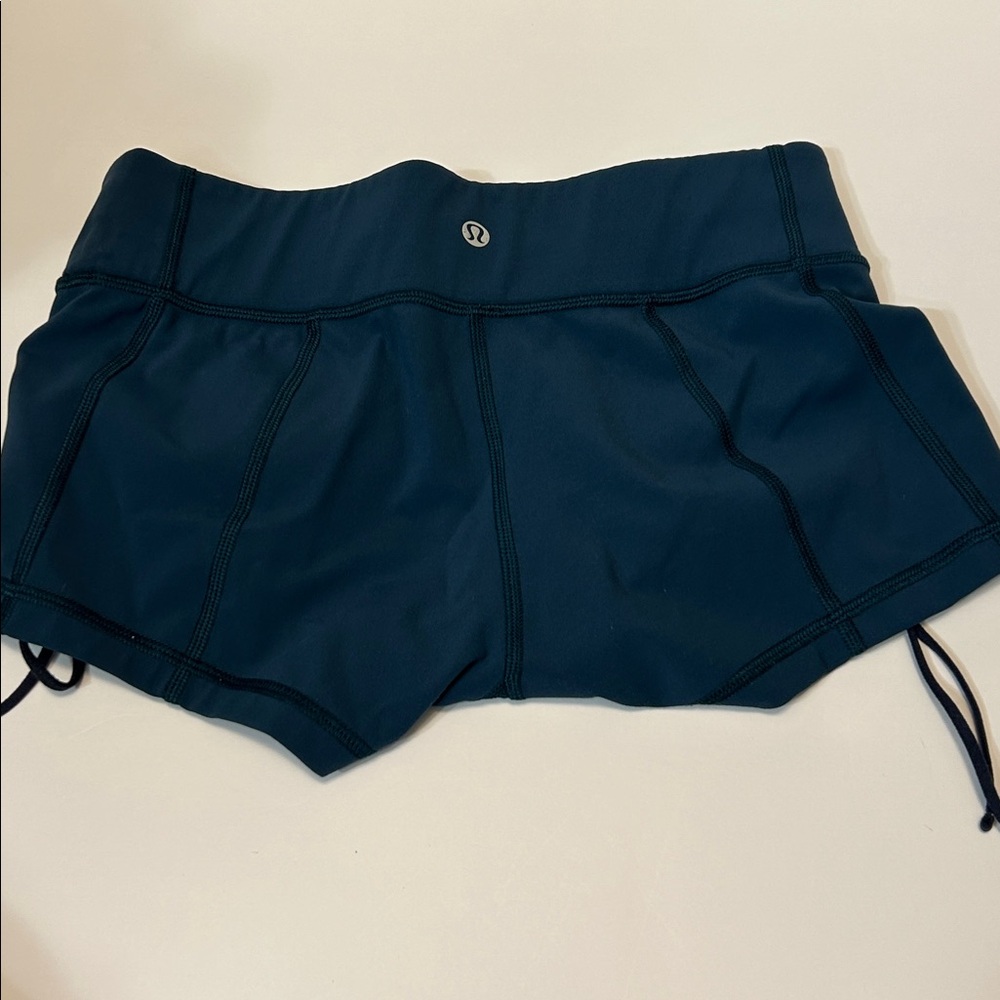 Lululemon Women's Navy Shorts Size Small